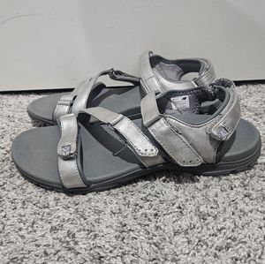 New Balance women's sandals